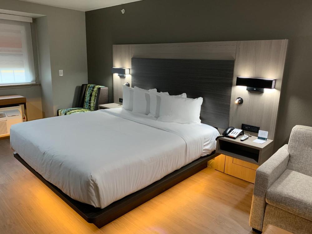 King Suite - Non-Smoking interior